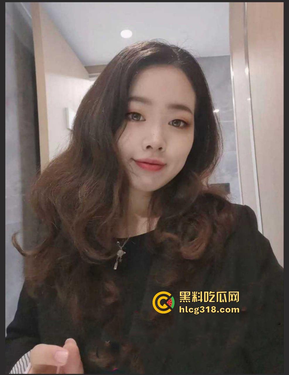 杭州检察官【李紫琪】堕落性爱视频曝光，白天是正襟危坐的检察官，夜晚却化身淫荡贱奴，跪地臣服！-3