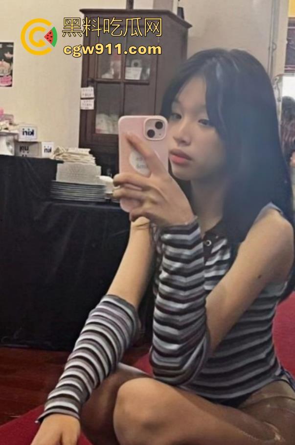 湖南师范大学【张芸】被富二代包养，丰满巨乳，青春气息扑面而来，身着情趣制服被猛干 ！-4