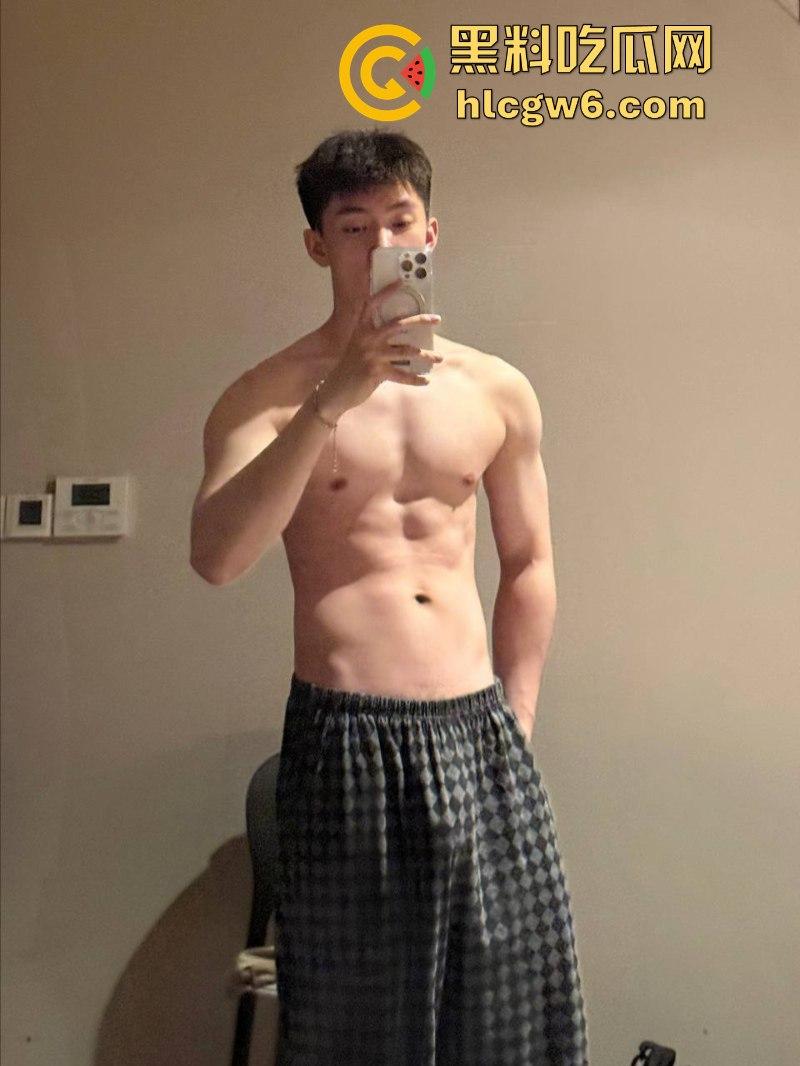 抖音知名健身男博主【耿嘉宏】被曝靠抖音吸粉操粉 因器大活好 众多女粉丝主动投怀送抱求操!-13