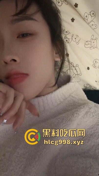 绿帽男的终极享受!娇妻变成骚贱小母狗,撅着屁股被后入,聊天记录堪称变态!-3