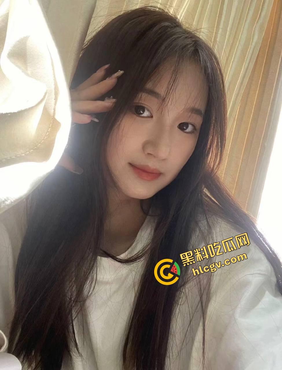 瓜友独家投稿曝光:重庆轻工职业学院反差婊『陈思怡』约炮金主大哥 开房爆操 惨遭流出!-4