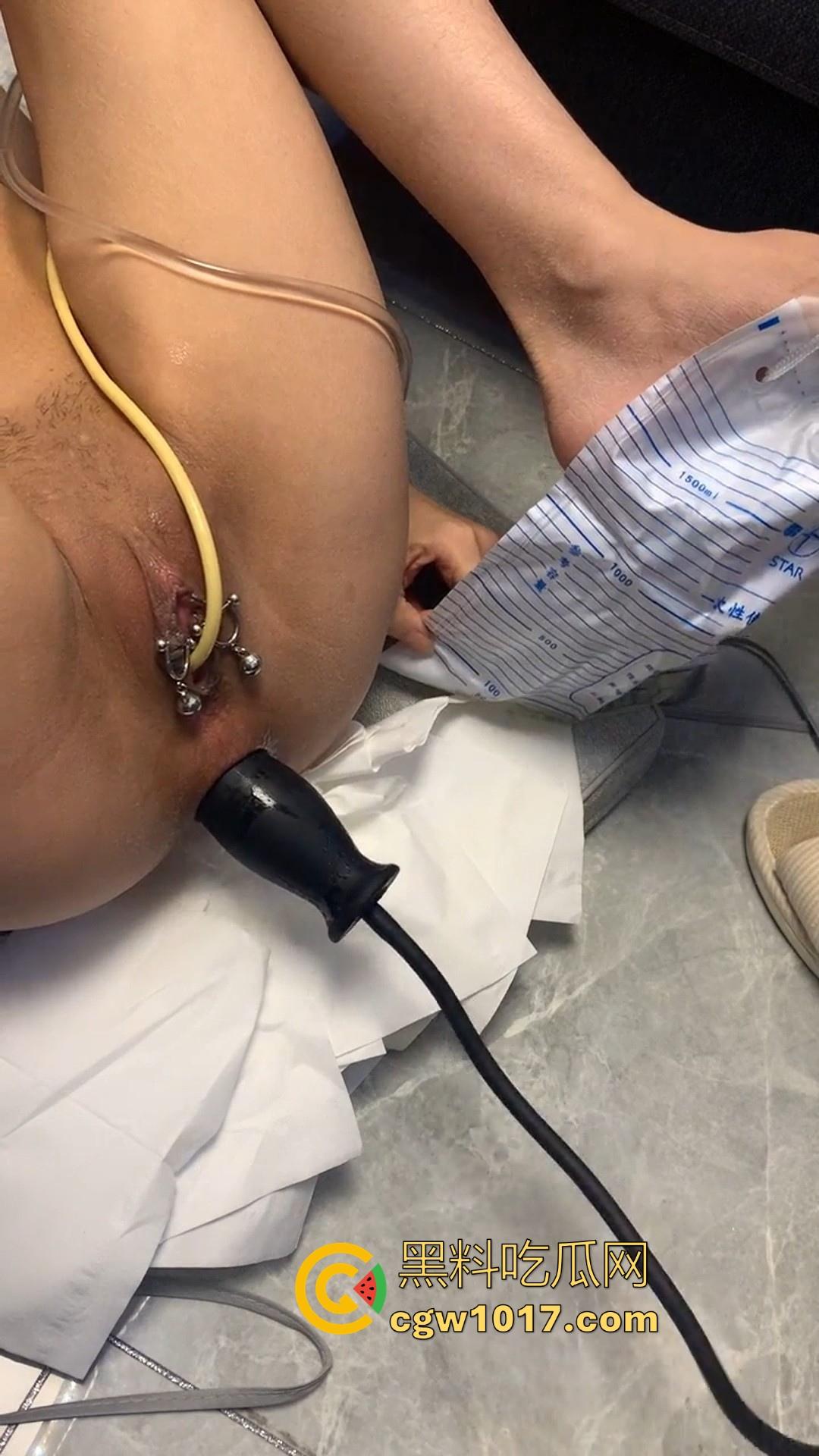 重口慎点！充气式肛塞，导尿管，玩弄穿环女奴！一开始以为平平无奇，拔出来才知道这肛门这么能塞啊！-4