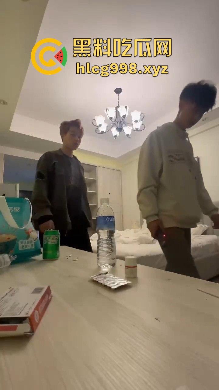 逼良为娼还打人！两个男的打不过女的竟录视频泄愤，只因不肯玩3P！-1