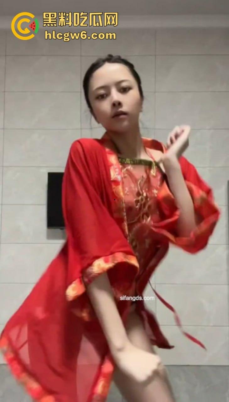 私房独家定制极品身材福利姬【安慕曦】最新作品 大尺度无特效露脸裸舞 值得推荐！-8