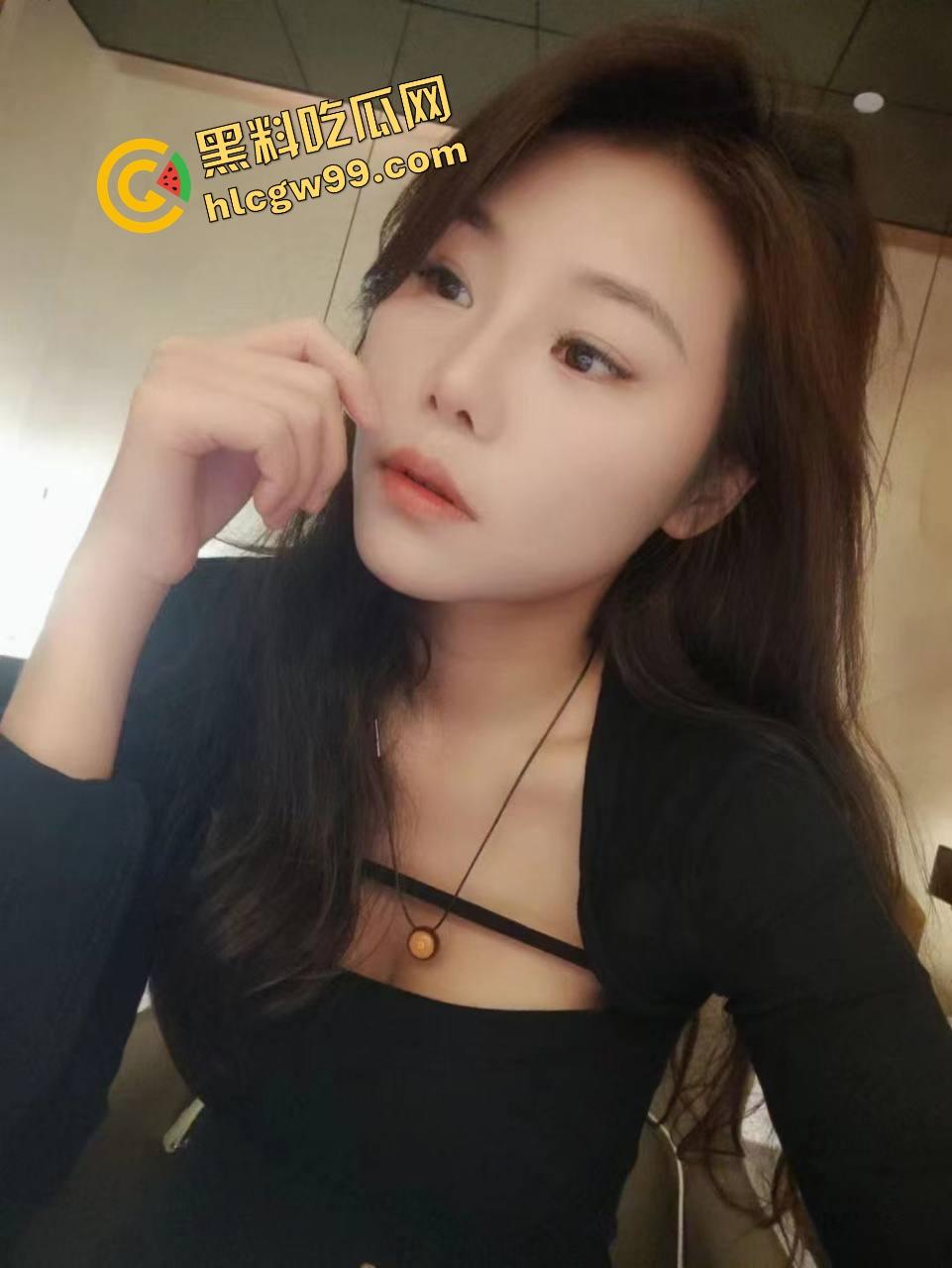 福州黄金甲夜总会卖淫女【郑燕】KTV工作完回乡报恩，约炮乡村大哥多体位爆干骚逼！-4