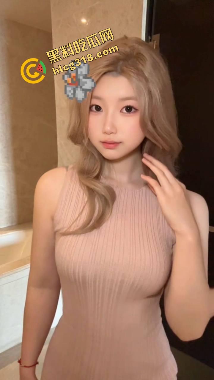 魔都高冷女教师白天板着脸讲课，晚上换身黑丝高跟被后入操到流涎 自拍湿成狗 全程偷拍反差感拉满！-1