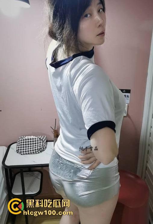 快手极品巨乳美女网红【雪晶】不雅视频流出，自慰私拍巨乳女上乘骑令人窒息。-3