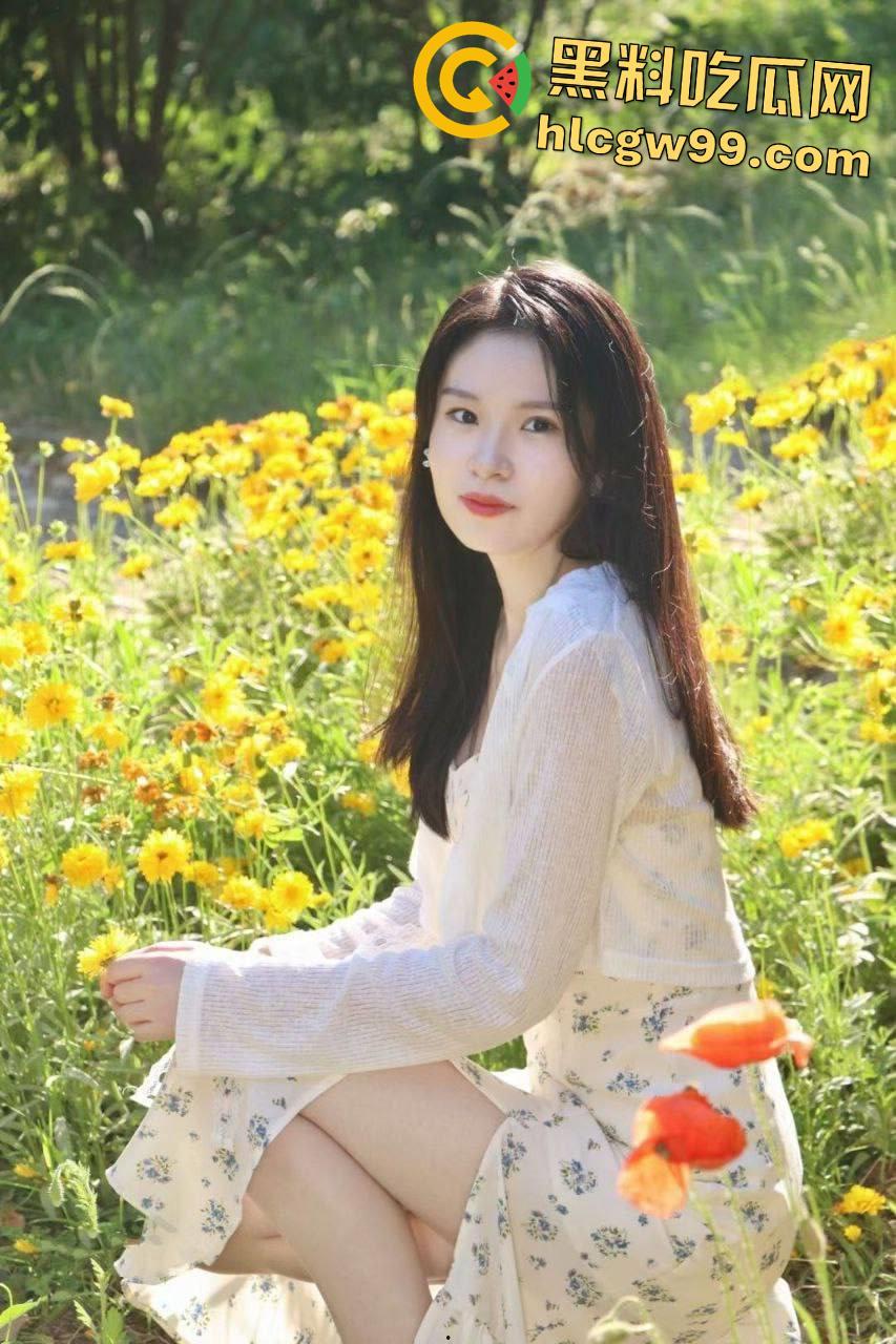 北师大绝美校花【媛媛】蜜桃翘臀自慰私拍，清纯脱俗的舞蹈生颜值堪比明星-4