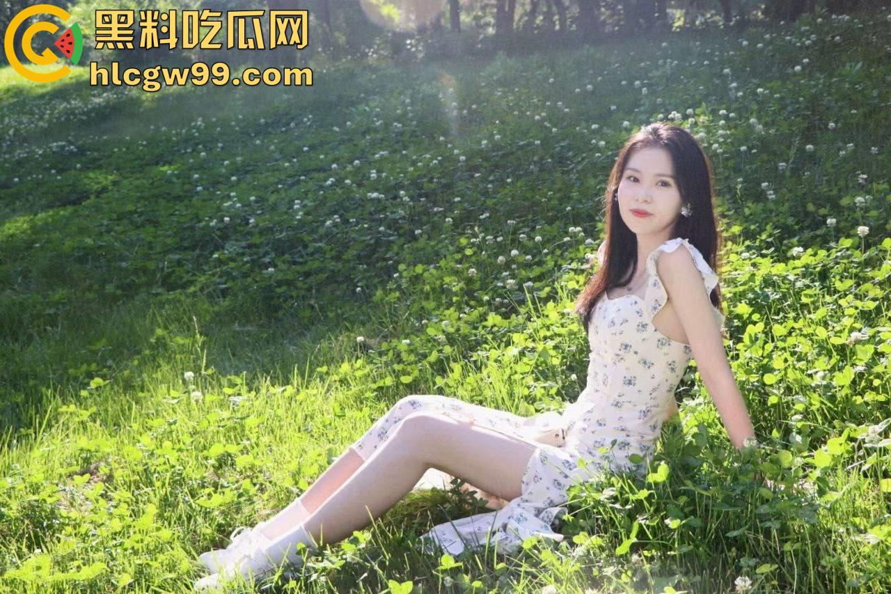 北师大绝美校花【媛媛】蜜桃翘臀自慰私拍，清纯脱俗的舞蹈生颜值堪比明星-5