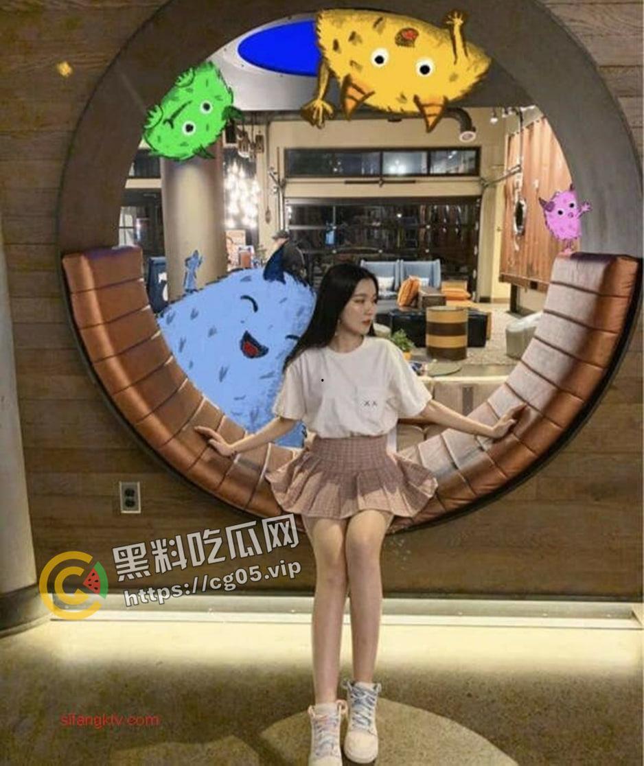 瓜友投稿！连续洗头一年拿下楼下洗头房小妹 刚刚成年 娇嫩多汁 摸一下水就出来了-2