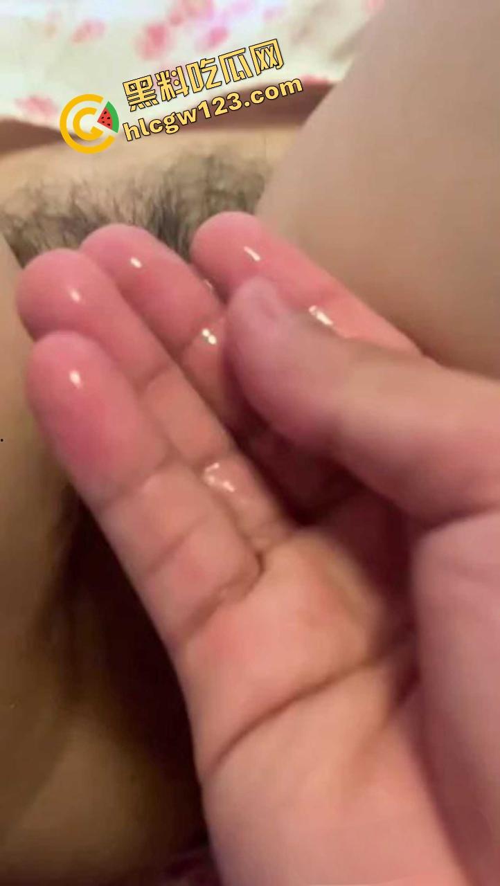 岳母端午串门趁闺女上班勾引女婿大屌狂插，骚逼夹得鸡巴冒火星无套爆射子宫，嫩奶巨乳舔到爽断魂！-10