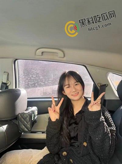 湖南长沙环境生物学院 摄影部部长欧阳红梅 表面是品学兼优的学姐 私下是个爱吃精的母狗 口交吞精视频流出-4