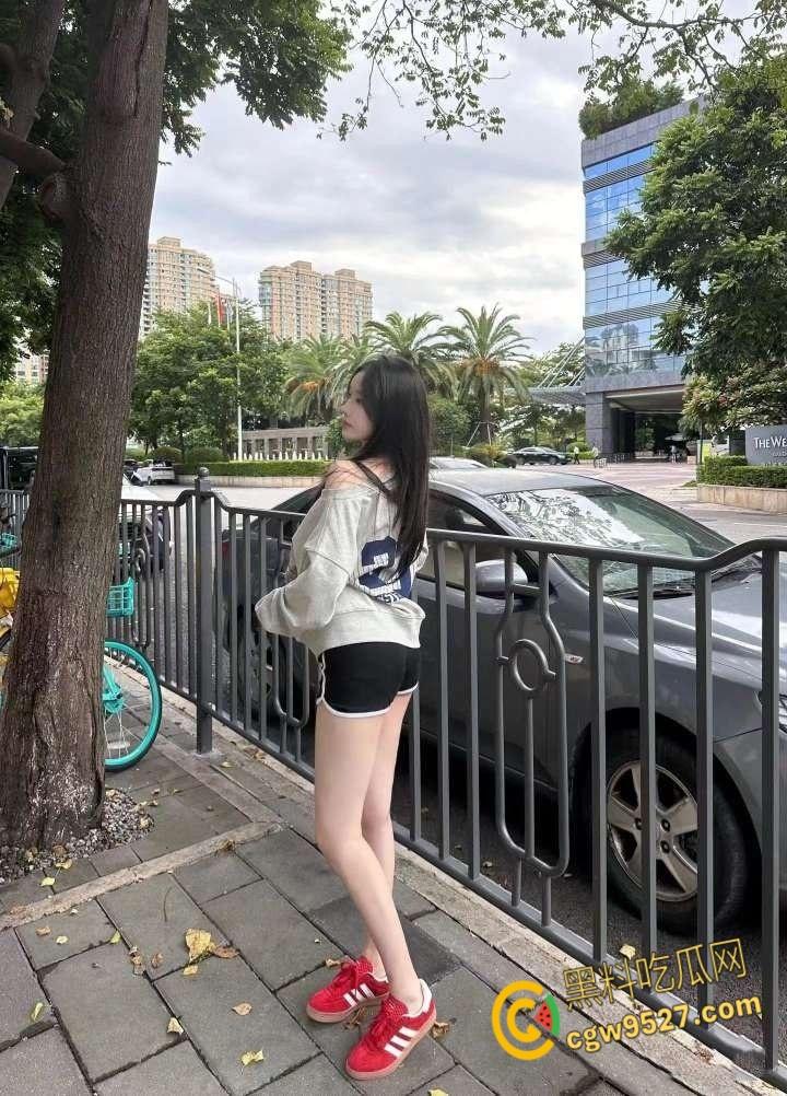 妹妹探望生病的哥哥，决定帮哥哥放松放松身体，性感肉丝玉足足交，被哥哥后入暴力抽插粉穴 !-2