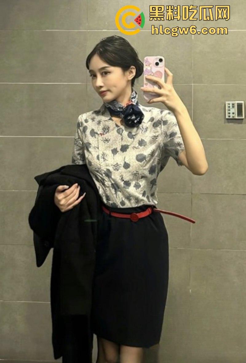 重庆渝北富豪【阿伦】8万包东方航空空姐 高挑美艳空姐酒店翘臀主动抽插 丝袜美腿勾魂摄魄！-9