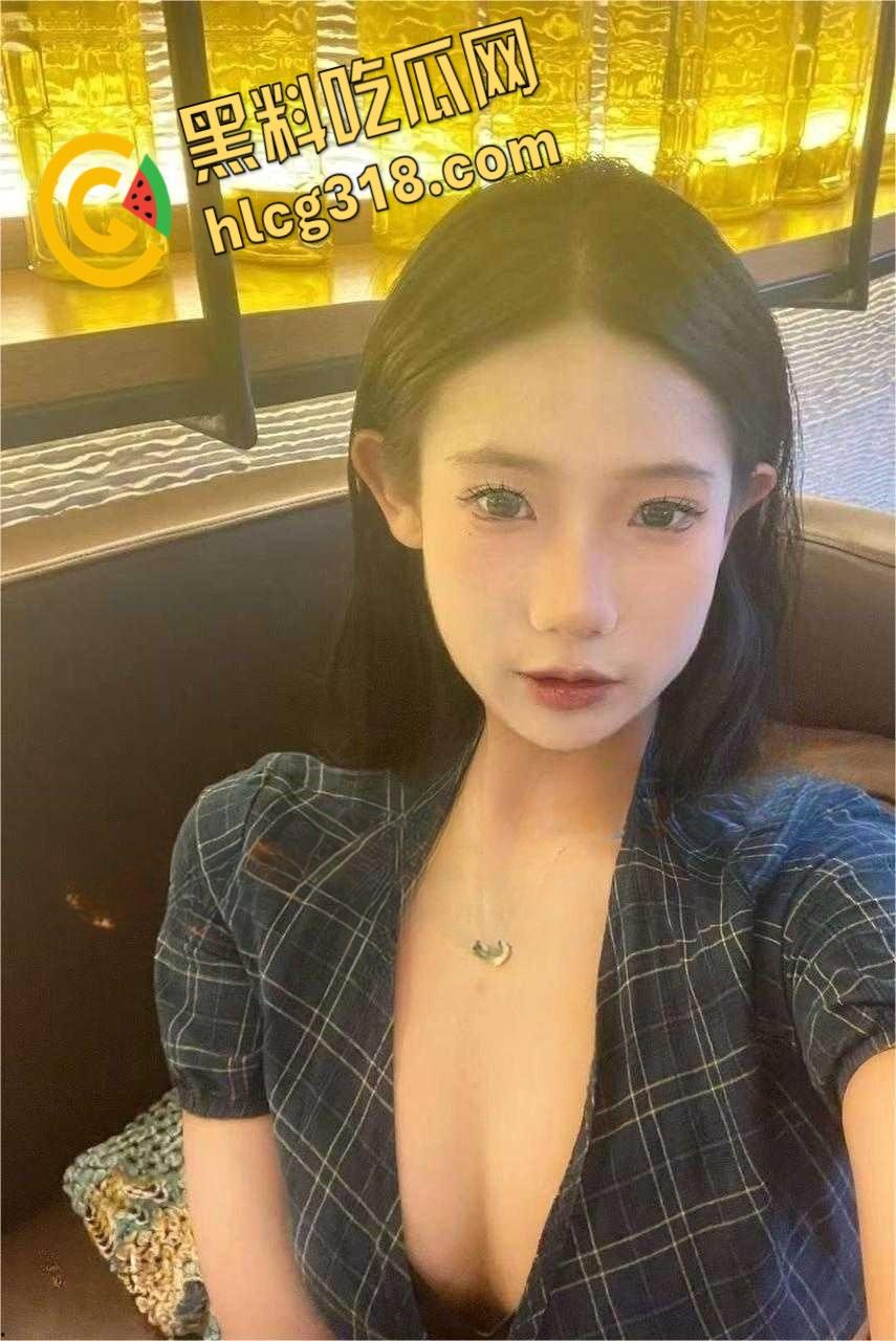 自驾游遇到的仙气小美女，搭讪还有点高冷，随便喝点酒就开始舌吻，主动口交无套女上，这也太反差了！-1