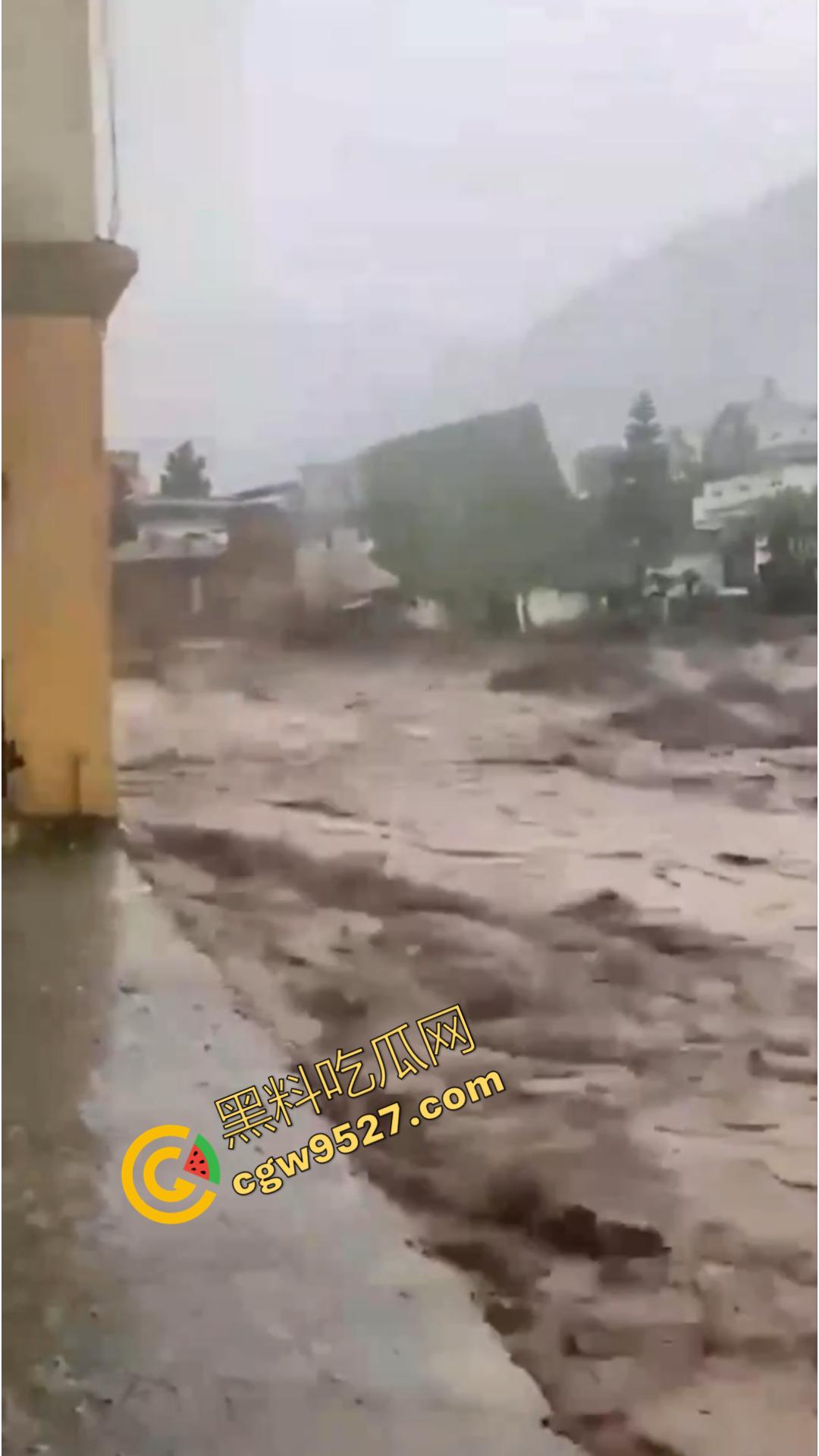 国外大瓜！巴基斯坦洪灾肆虐，千人死亡，牲畜死伤惨重，全国超半数地区被淹！-4