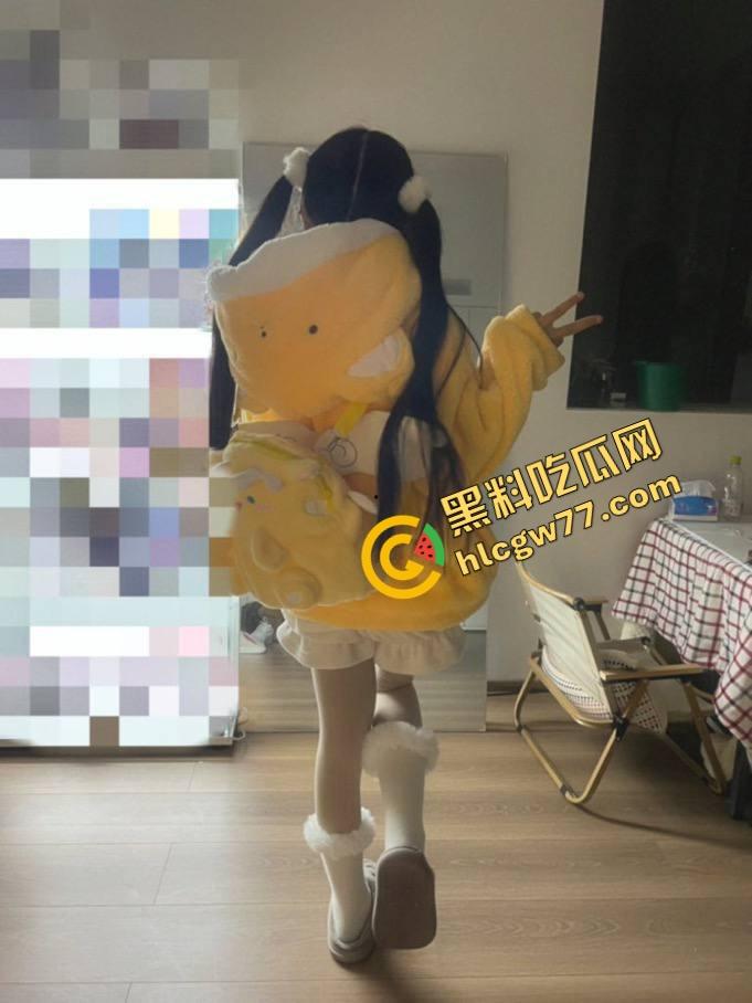 天津淫荡母狗『赵曦』萝莉脸配魔鬼御姐身，嫩洞喷汁奶子弹得能炸眼，操一炮香得鸡巴烧断！-3