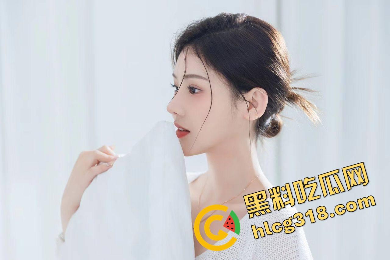 酒店财务黑丝姐姐斗地主玩到一半被约厕爆操，无套直捣深处揉穴揉到喷尿，不需要润滑油骚货就是不一样！-3