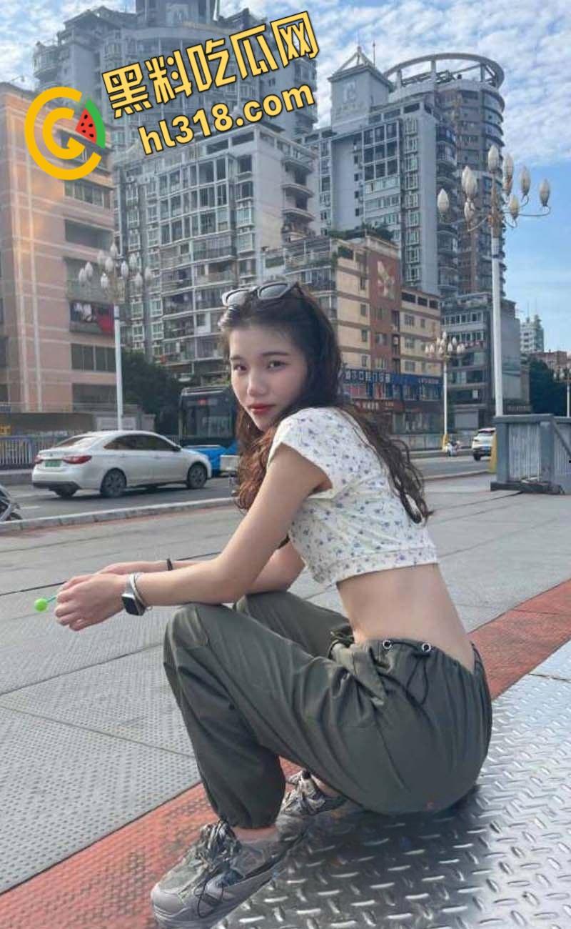 广西南宁【邓婷婷】出轨偷情约炮，绿帽男友无情曝光，清纯白袜白丝被各种爆操打桩，露脸口爆淫荡至极 !-2