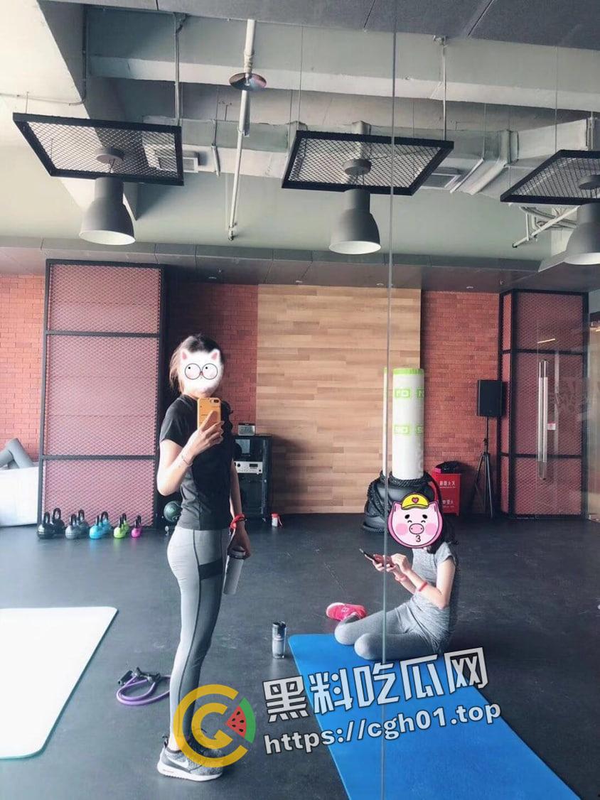 江西极品少妇！风韵十足瑜伽教练被富二代学院后入 御姐味十足 玉足长腿杀人利器-1