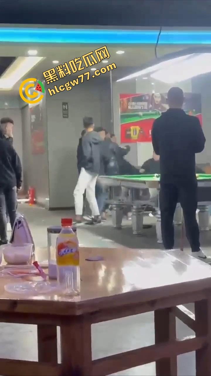 你别惹精神小伙，裤腰带一勒，砍山刀一抽，上来就给你一刀！你以为他是人？他是行走的社会炸弹！-2