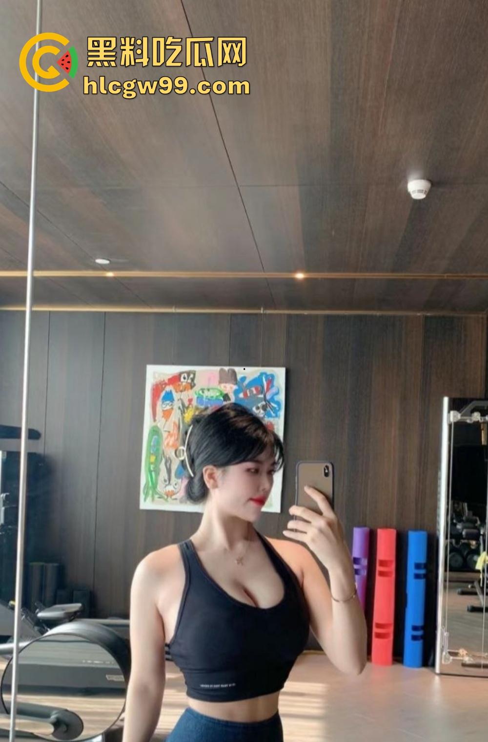 深圳气质绿茶【李萍莹】白天健身贵妇，夜晚跪操做母狗，高端包装下的骚货，身材火辣骑一次就上瘾！-8