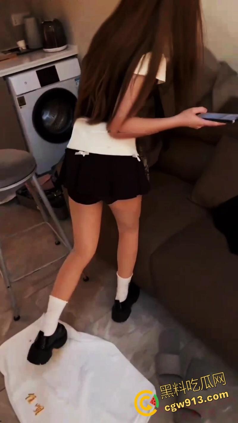 江南第一深情元歌的恋爱日记，约炮00后白袜甜妹女大，蒙眼调教良家嫩妹，后入无套操的哗哗乱叫 ！-2