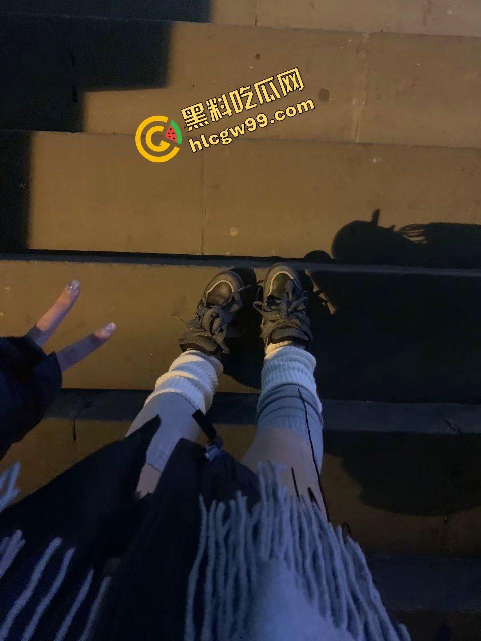 抖音上戏院纯欲反差骚货『葫芦呼噜』白皙酮体与大哥酒店刺激打炮，前后两面爆插穴！独家曝光流出！-4