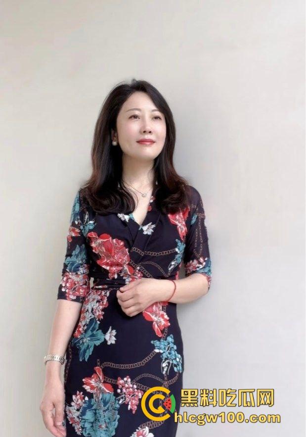 气质嫂子以身抵债，肉体500一次相当公道，老公欠债还不上，嫂子主动肉偿，乡里乡亲全来帮忙了！-4