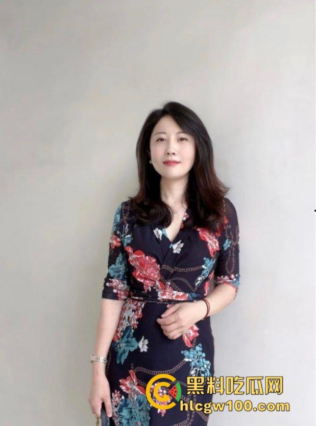 气质嫂子以身抵债，肉体500一次相当公道，老公欠债还不上，嫂子主动肉偿，乡里乡亲全来帮忙了！-6