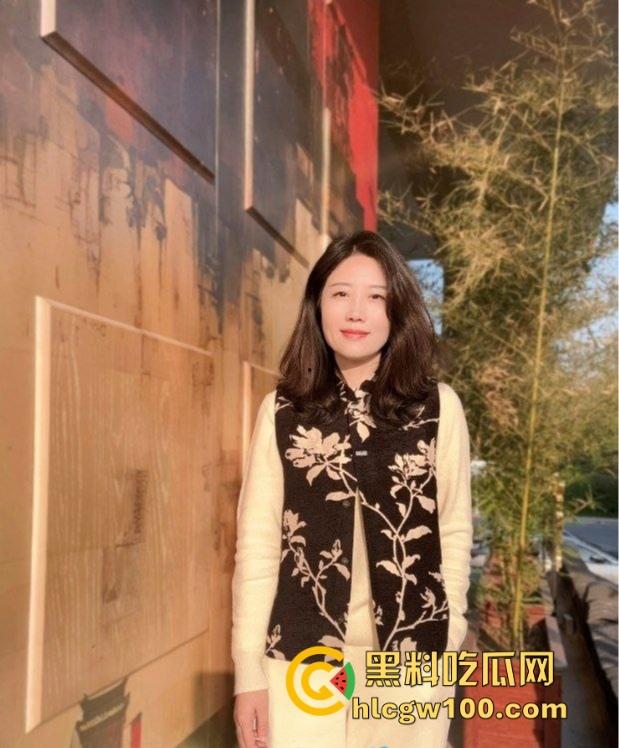 气质嫂子以身抵债，肉体500一次相当公道，老公欠债还不上，嫂子主动肉偿，乡里乡亲全来帮忙了！-7