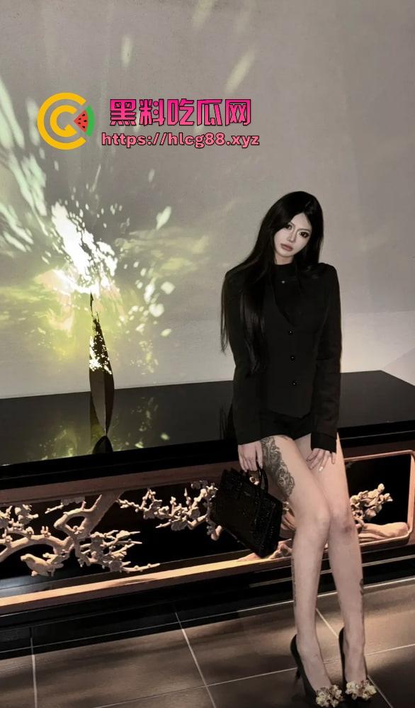 澳洲23岁假名媛『卢婷』卖逼成富一代，华人圈认证金牌援交女，专钓华裔大佬富二代，白富美靠爹她靠卖！-17