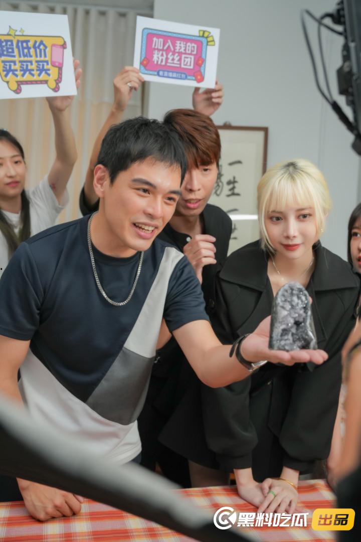 黑料吃瓜网出品-原创短剧《疯狂小杨哥》即将11/1号上线！预告+花絮抢先看！-4