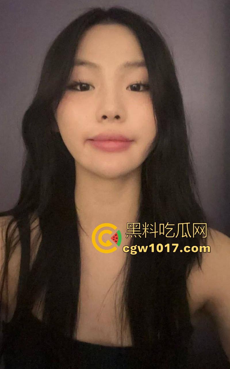 欧美女留【蔡盈盈】为赚生活费下海私拍自慰私拍，极品蜜桃臀诱惑撩人，鸡巴后入狂插骚逼，撸点高到爆炸！-2