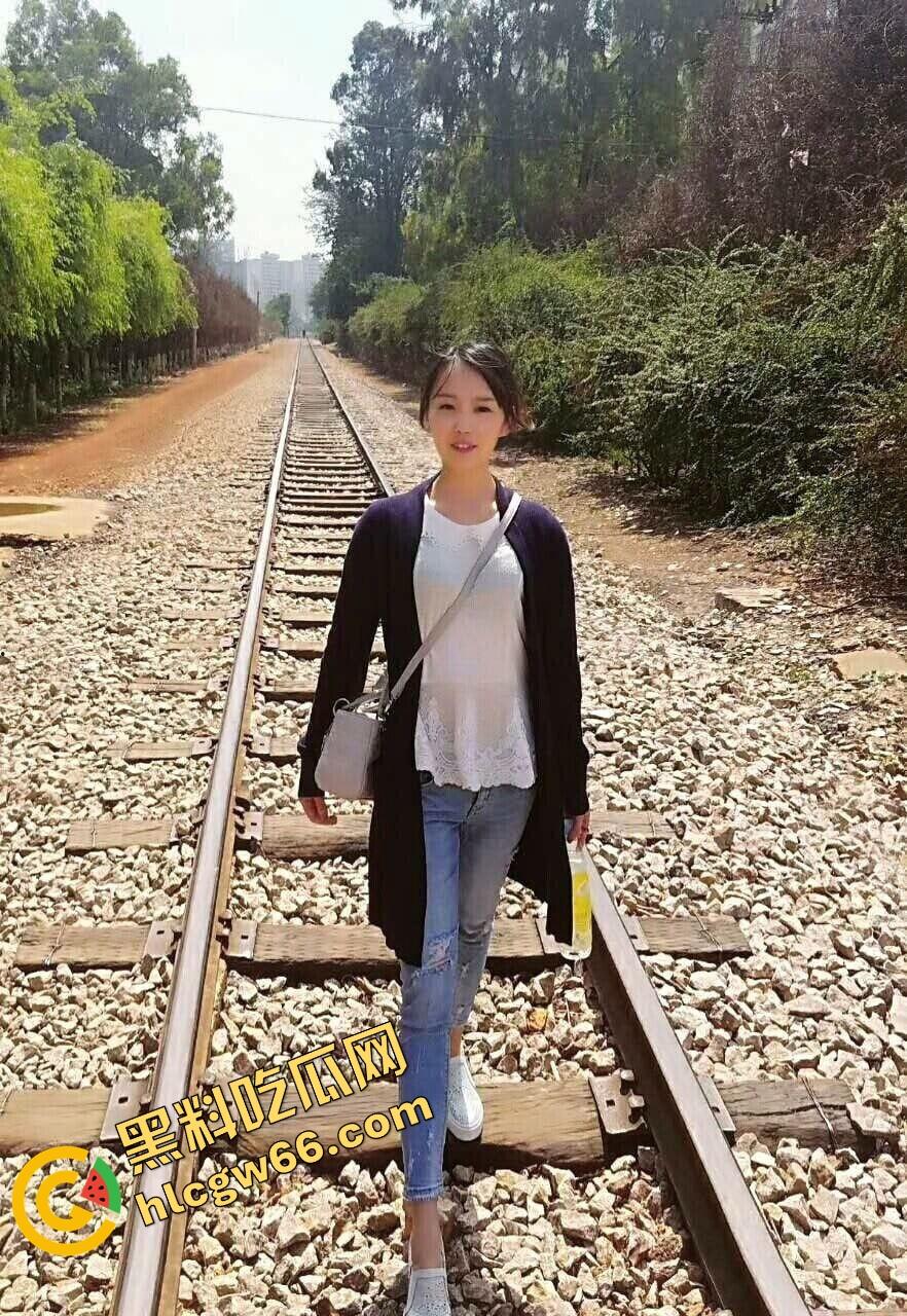 昆明骚货【闫冰冰】27岁汽车销售，已婚不戴套偷干，穿职业装搞到喷水，屁眼湿得反光!-2