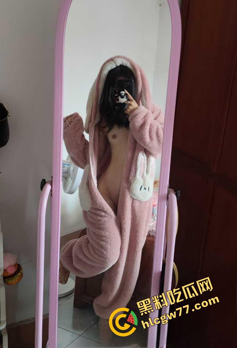 白月光脸淫猫身，清纯小妹【娜雪】被大叔玩成骚货，搂腰爆操蜜穴喷水，露出自慰爽到翻白眼！-6