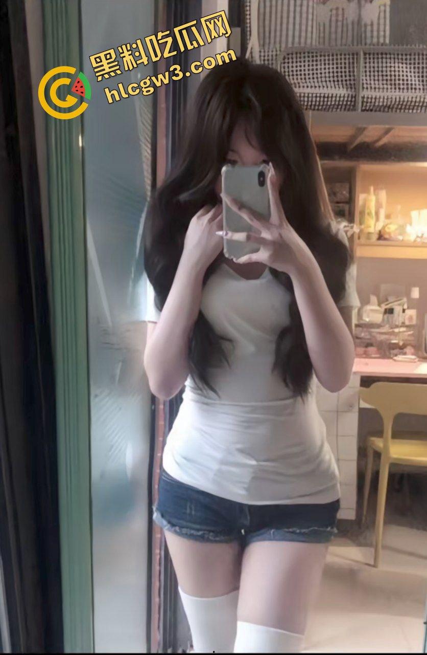 湖南化工职业学院细腰蜜臀肉便器『周铃瑜』多金男友JK制服爆插粉逼 激情四射！独家曝光流出！-1