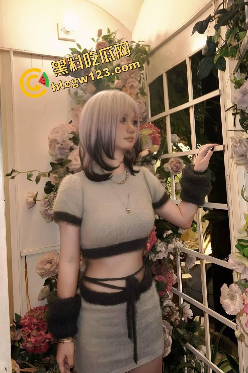 为什么说白虎女不能娶？因为她一逼顶十穴，男人进去就出不来，一个个没毛却开着门，专收带把的！-3