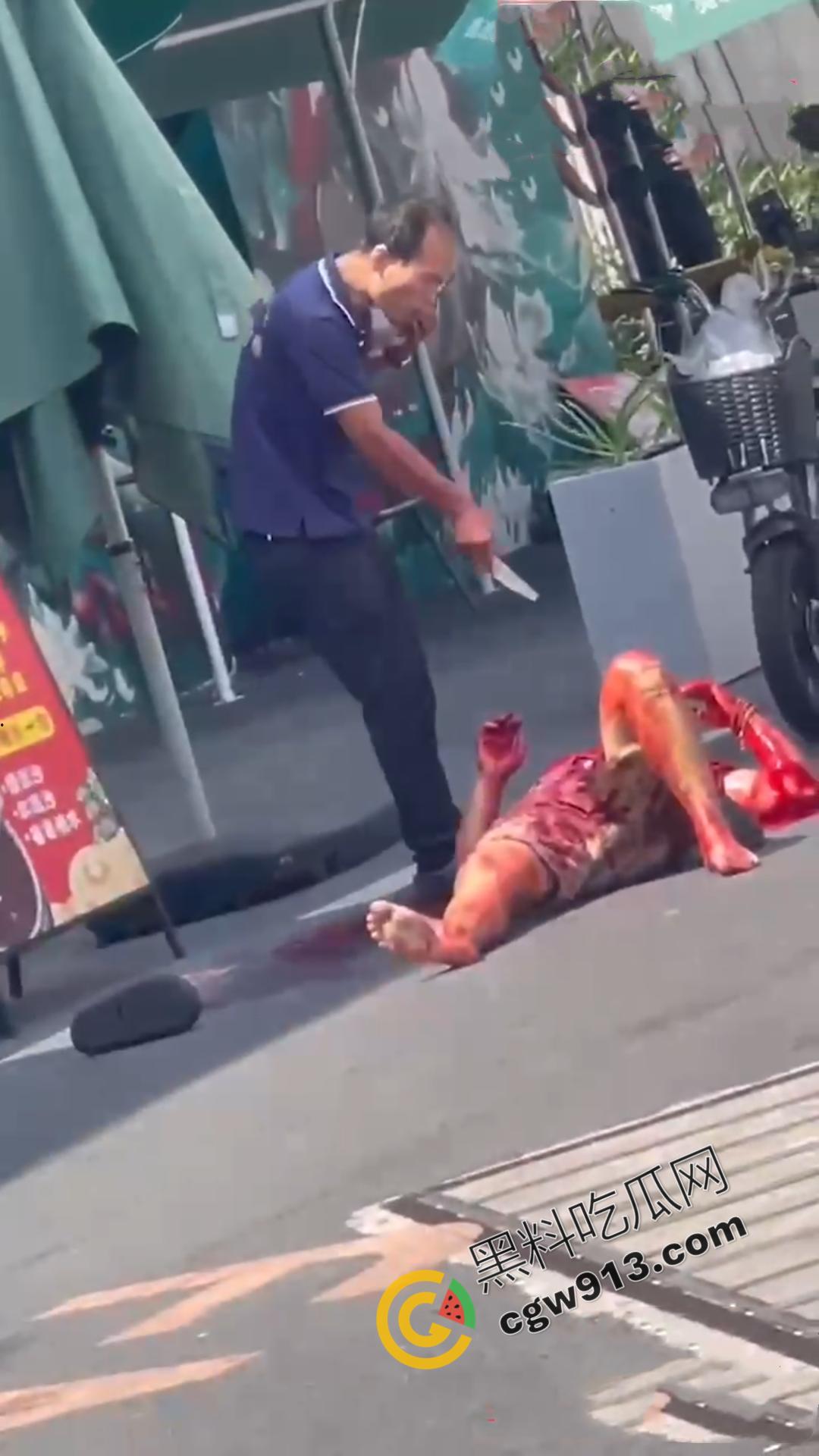 血淋淋屠夫现身广州东晓南，光天化日之下残忍取人性命，手段令人发指光是看视频都觉得毛骨悚然-5