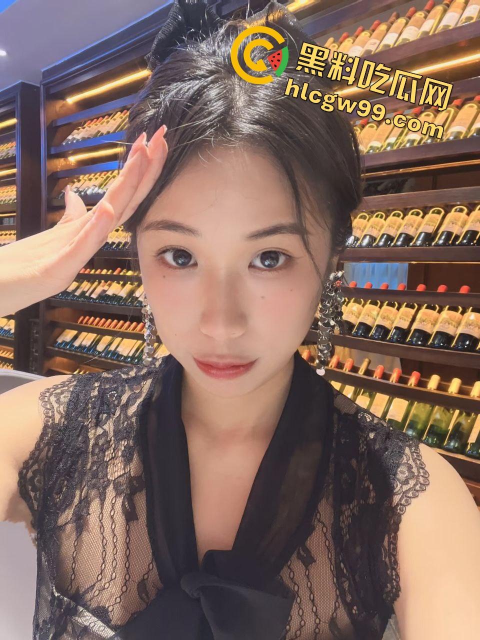 辽宁沈阳反差性感少妇【陈艳萍】私拍洗澡美奶娇躯，约炮大哥多体位爆干翘臀骚逼！独家曝光流出！-4