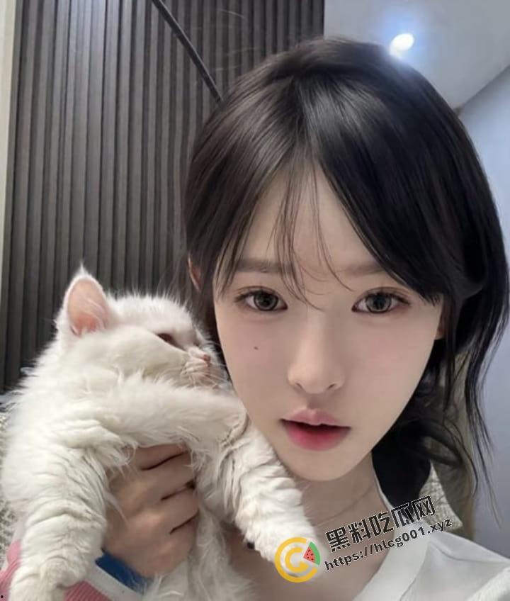 大哥在小群里炫耀捕获搞定抖音30W粉的女主播【妈沫】让她如何老老实实的吹箫！瓜友们觉得像不像？-5