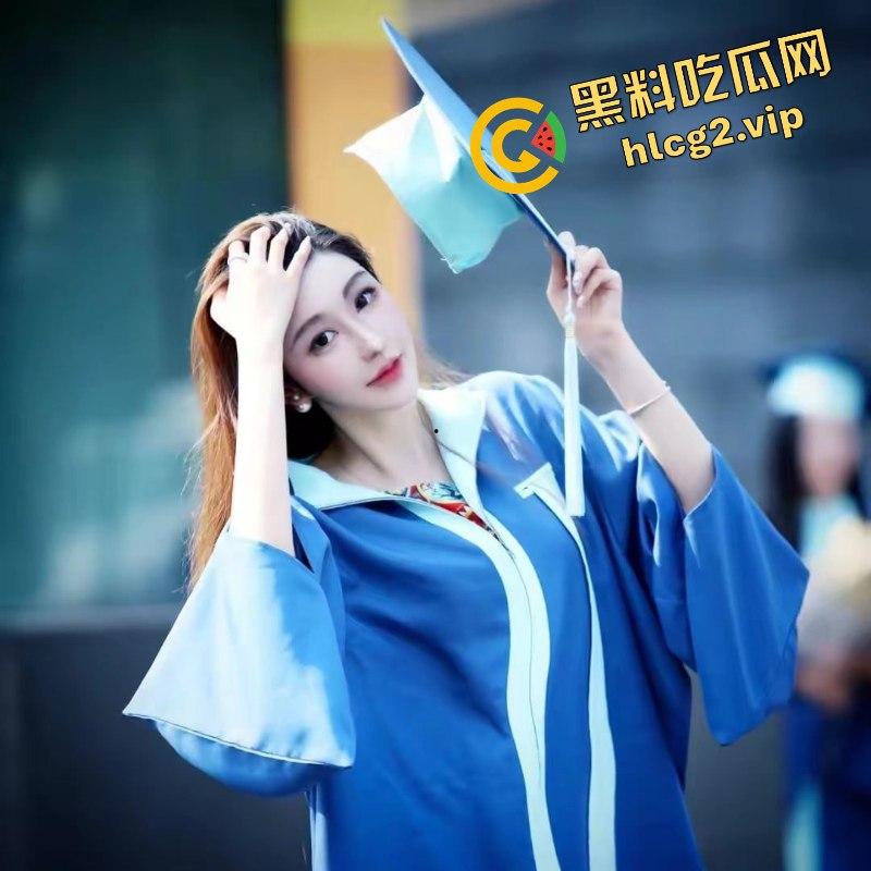 抖音网红颜值主播【九亿】为圈粉直播故意露奶卖肉-4