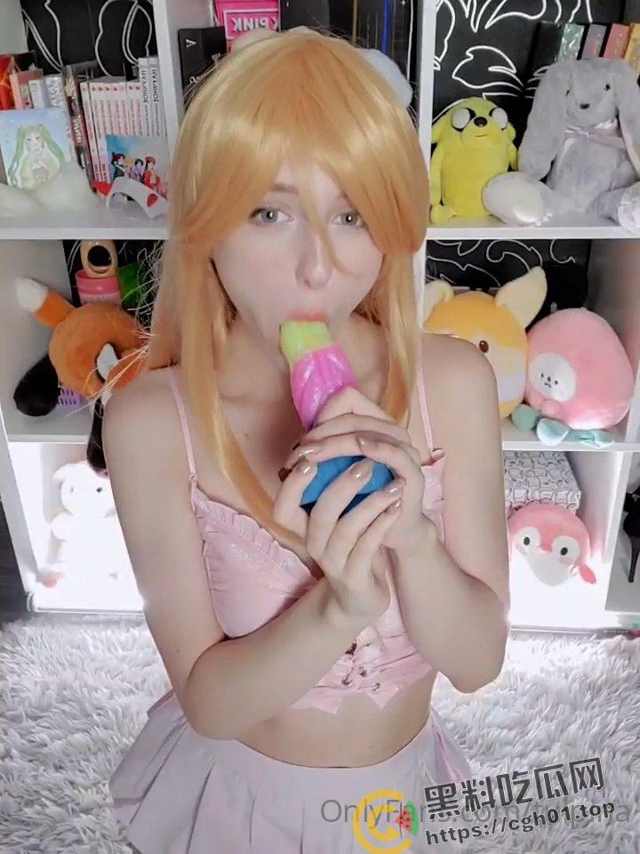 顶级洋马！OF超高人气福利姬【tulpina】嫩到逼毛都是白的 第二弹-3