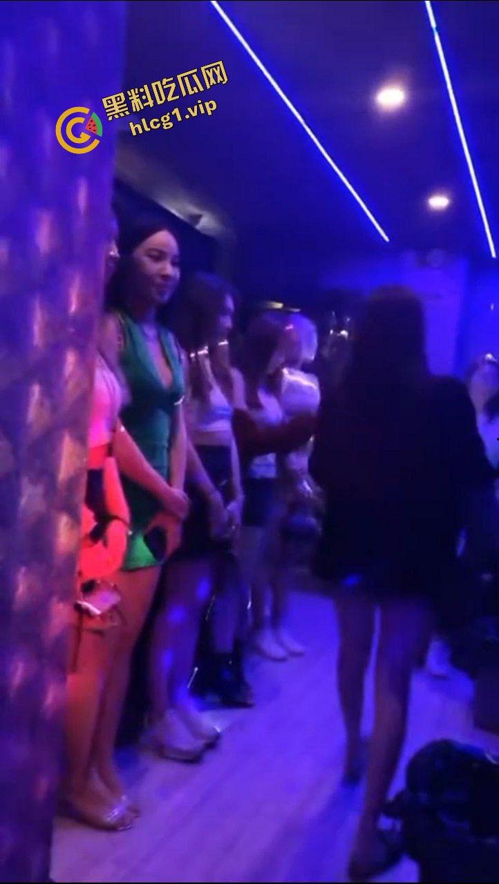 欢迎来到非诚勿扰海选现场！看各位女嘉宾如何风骚 体验金主既视感！-2