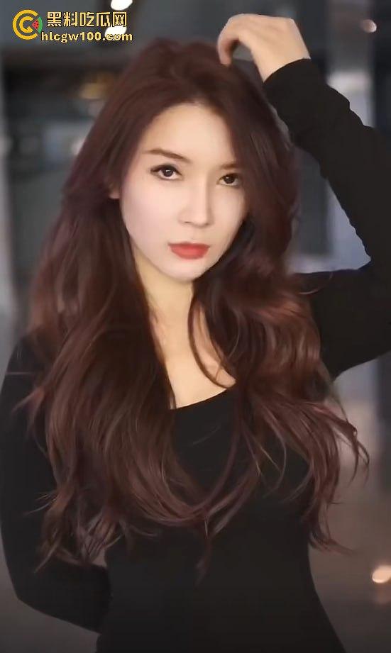 抖音50万粉网红【健身小猫】第二弹，与2023亚洲小姐【蕾蕾醒了没】新加坡金沙酒店伺候金主3P激爱视频流出！-6