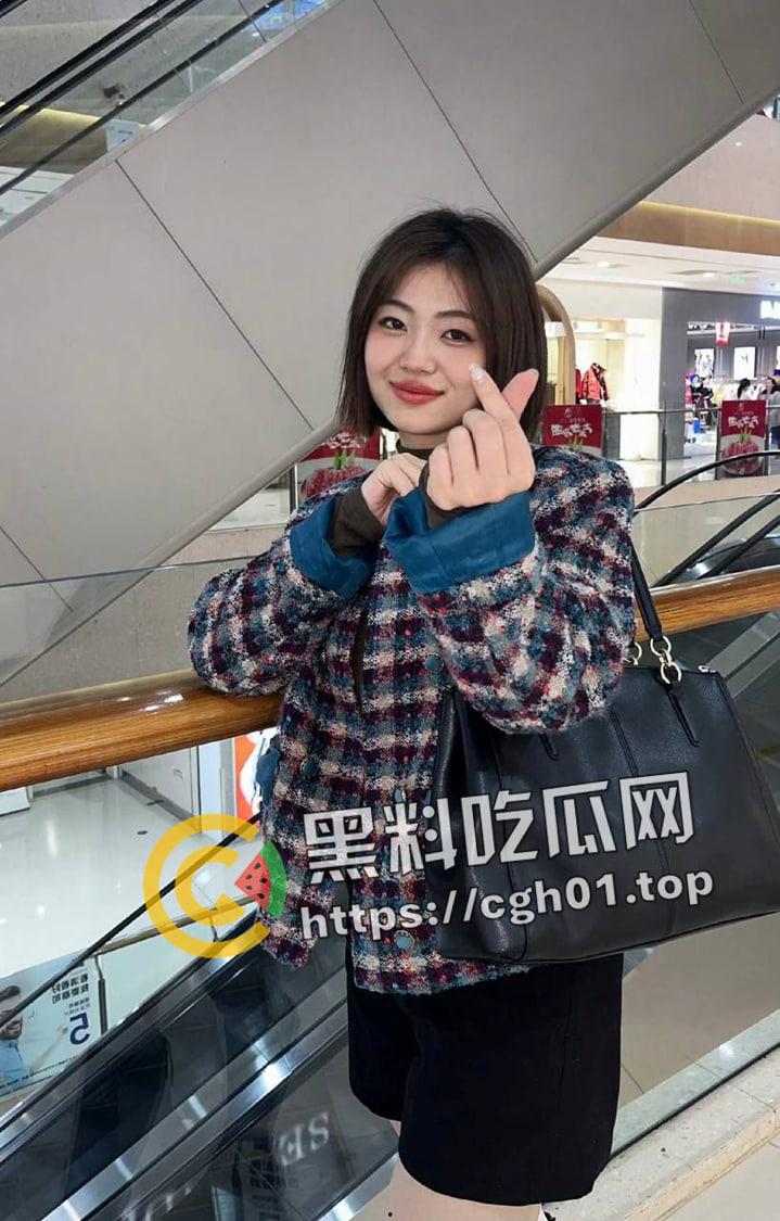 瓜友投稿！济南舞蹈机构老师 夜店做兼职勾引富二代  美乳 骚穴自拍特写全被流出-2