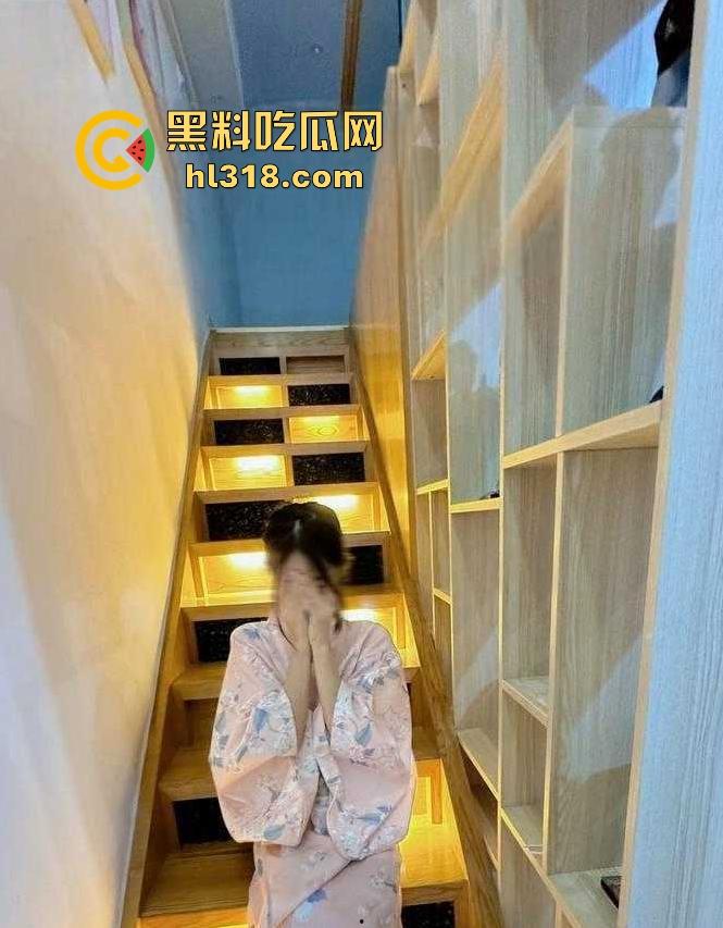 海角乱伦！带萝莉妹妹去日式酒店体验不一样的做爱，日式做爱刺激满满，无套内射白虎嫩逼！-1