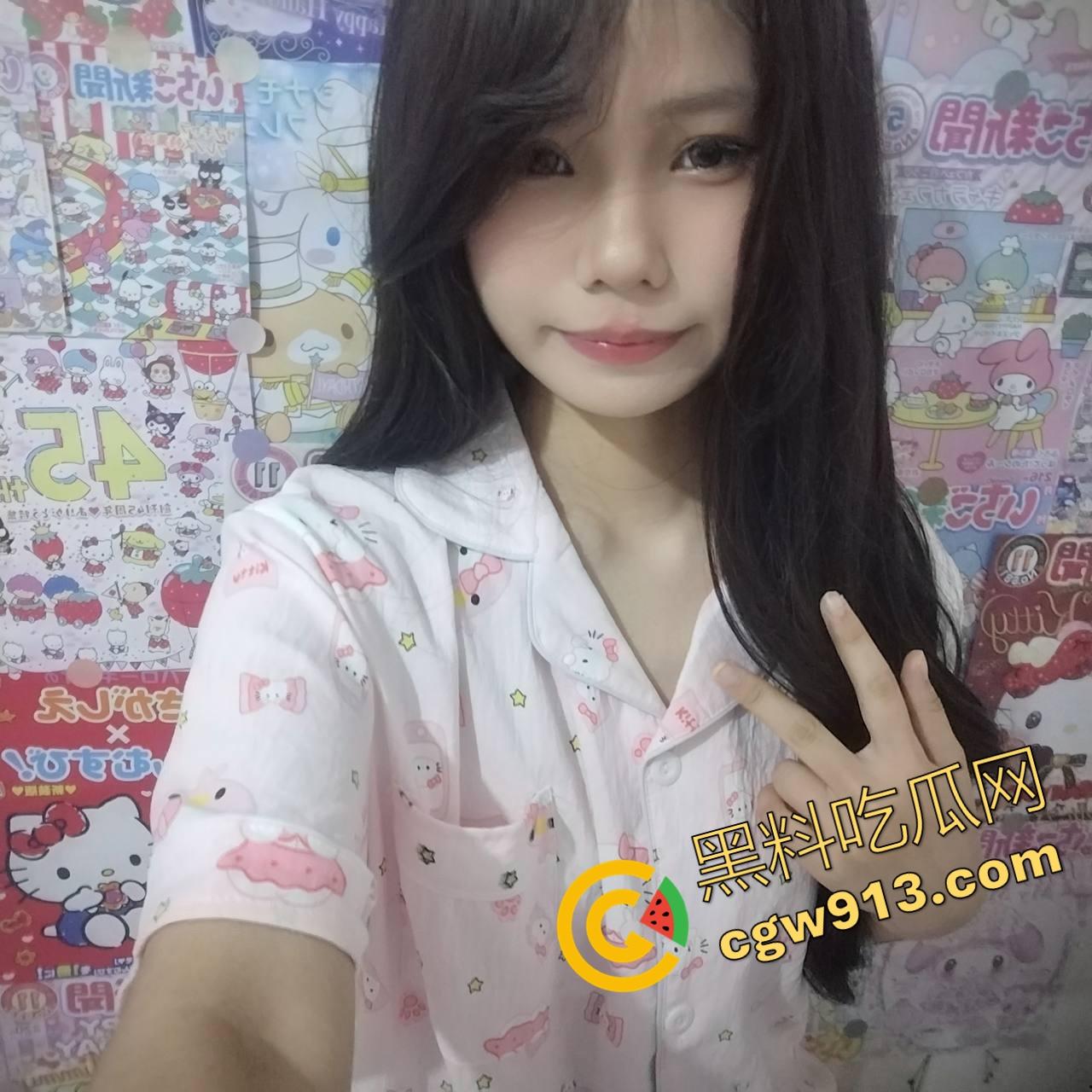 抖音极品微胖熟女【风雨彩虹铿锵玫瑰】流出，定制福利尺度突破天际，肥臀翘逼淫水横流等大肉棒！-3