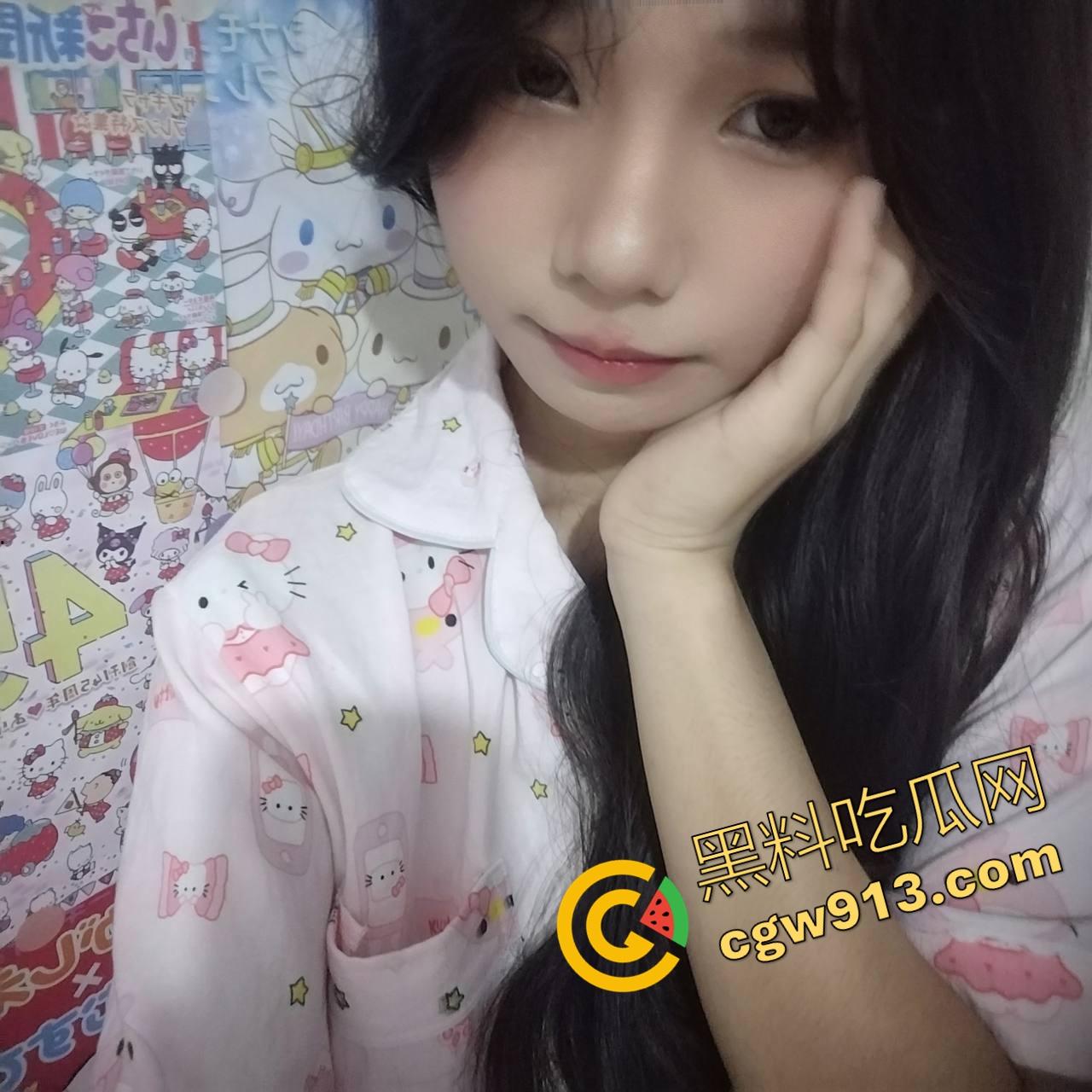 抖音极品微胖熟女【风雨彩虹铿锵玫瑰】流出，定制福利尺度突破天际，肥臀翘逼淫水横流等大肉棒！-4