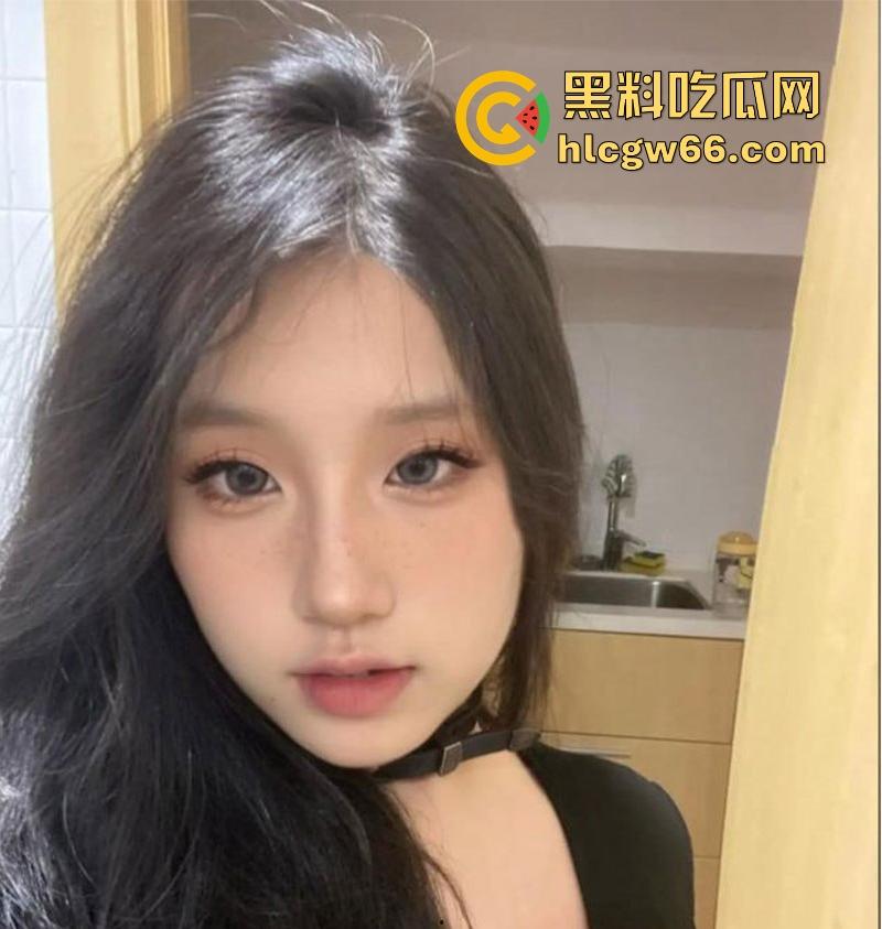 泉州师范学院【李佳宜】巨乳反差眼镜妹 大尺度风骚自慰视频流出 眼镜婊真是骚到没边了！-3